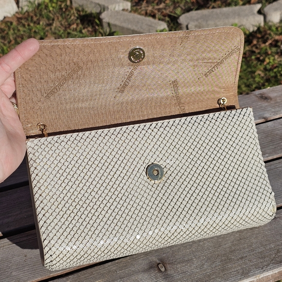 Vtg. Whiting & Davis cream mesh purse - Picture 4 of 8